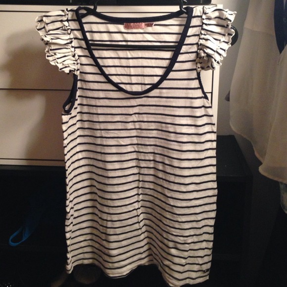 🚫🚫 SOLD 🚫🚫 Juicy Couture Shirt ‼️‼️❌❌❌