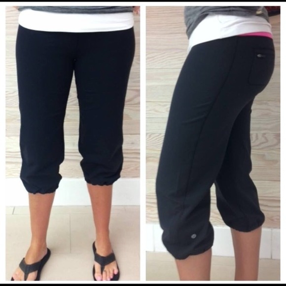 Lululemon Dharana Yoga Crops 6 - Picture 2 of 4