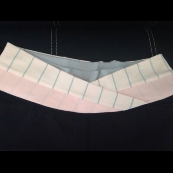 Lululemon Dharana Yoga Crops 6 - Picture 3 of 4