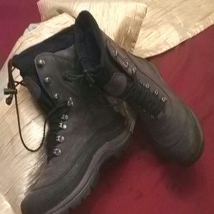 Pending***  Kamik winter boots