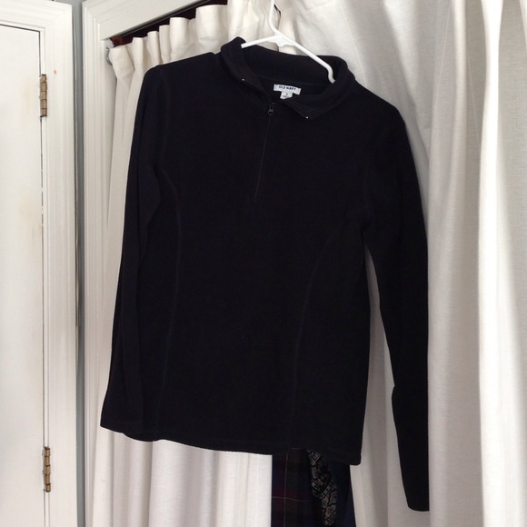 Black 3/4 Zip up fleece.