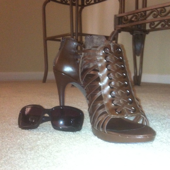 Bundle: Fudge Jessica Simpson Heels & Sunglasses