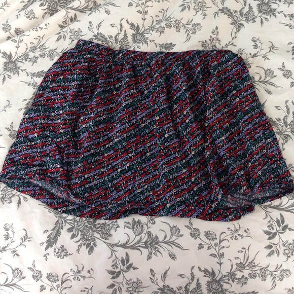 Floral Print skirt.