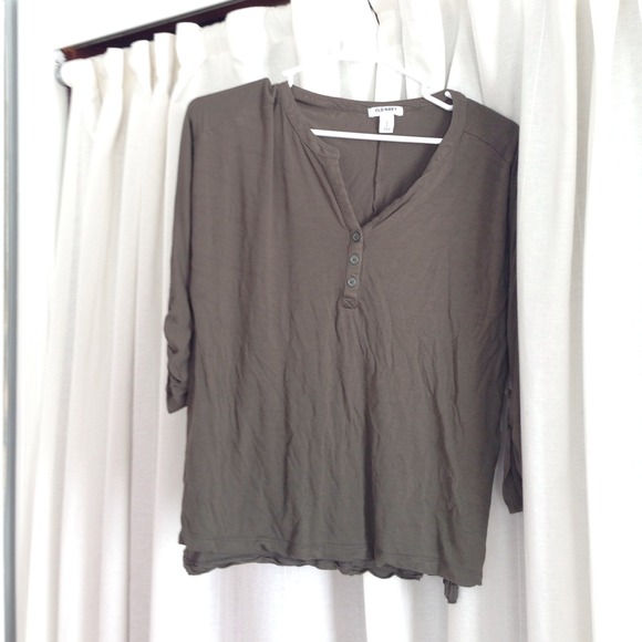 Olive green 3/4 sleeve shirt.
