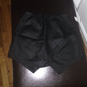 BRAND NEW* PACSUN black skort