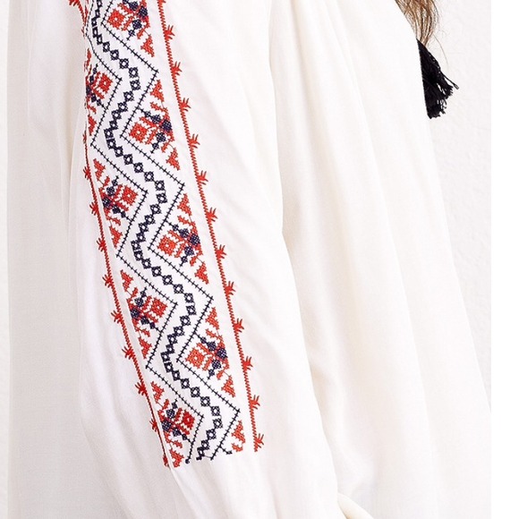 ⬇️Embroidered tasseled tunic - Picture 4 of 4