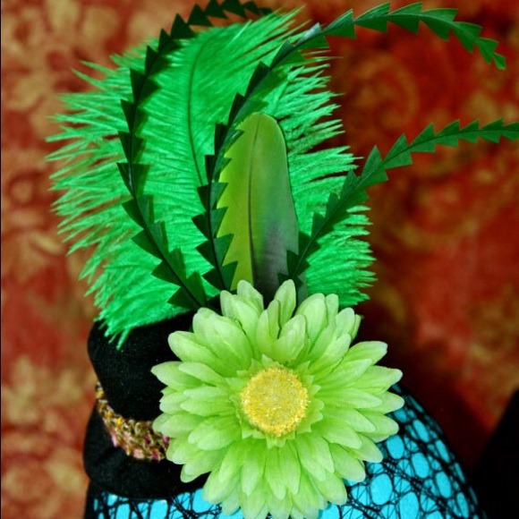 Sold Lime green St. Patricks Day mini top hat