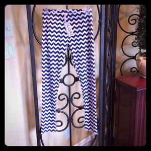 SOLD! Royal/White Chevron Leggings. NWT