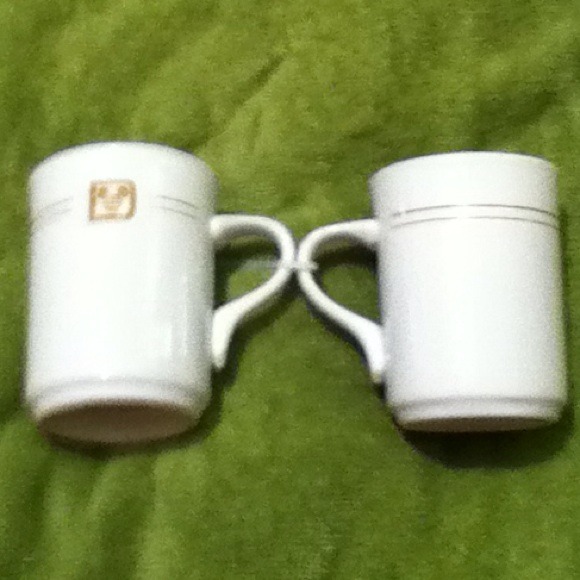 💚💚SOLD💚💚 Vintage Disney Hotel Mugs #477