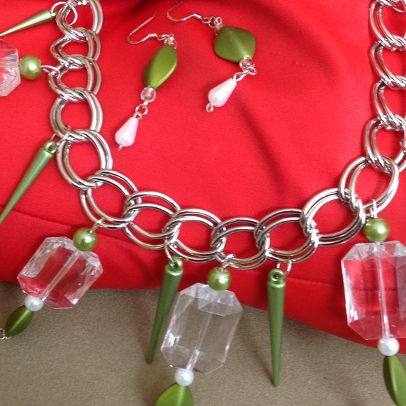 Unique Necklace - Picture 2 of 2