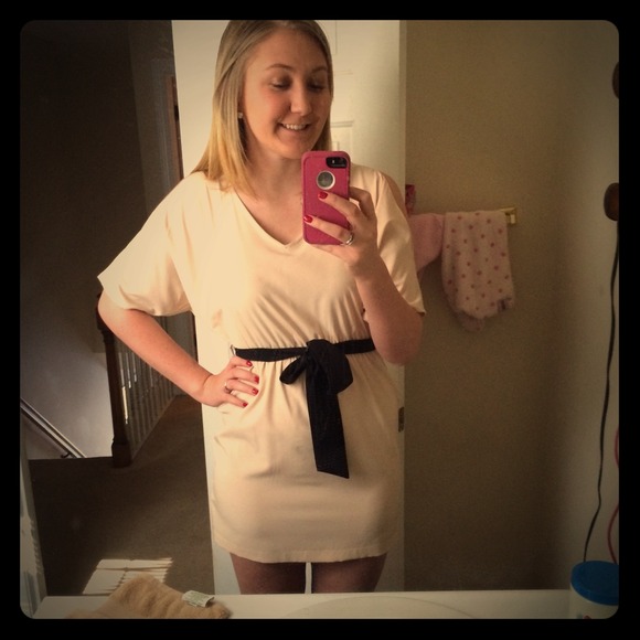 Forever 21 Dresses & Skirts - Cream Dress Black Belted