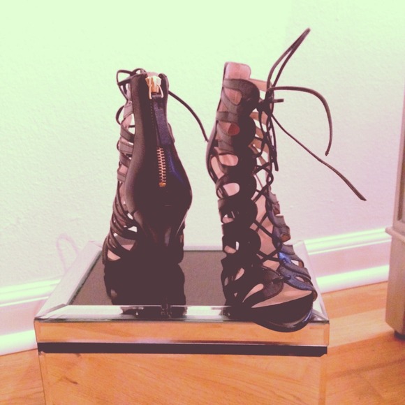 Nine West Heels ✨ - Picture 3 of 3