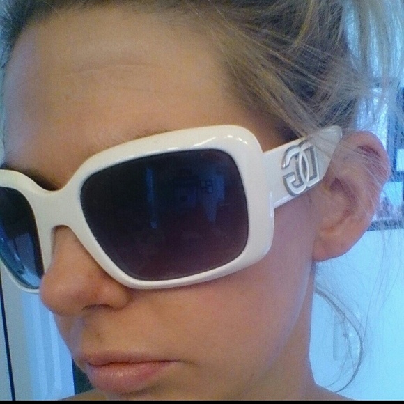 ****SOLD**** Sunglasses - Picture 3 of 3