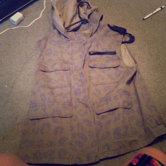 Leopard denim vest new with tags