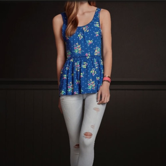 ❌Sold On Ebay❌NWT Women's Hollister S Top - Picture 2 of 3