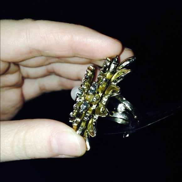 Gold Flower Ring - Picture 2 of 4