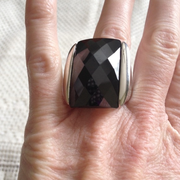 Large ring - Picture 3 of 3