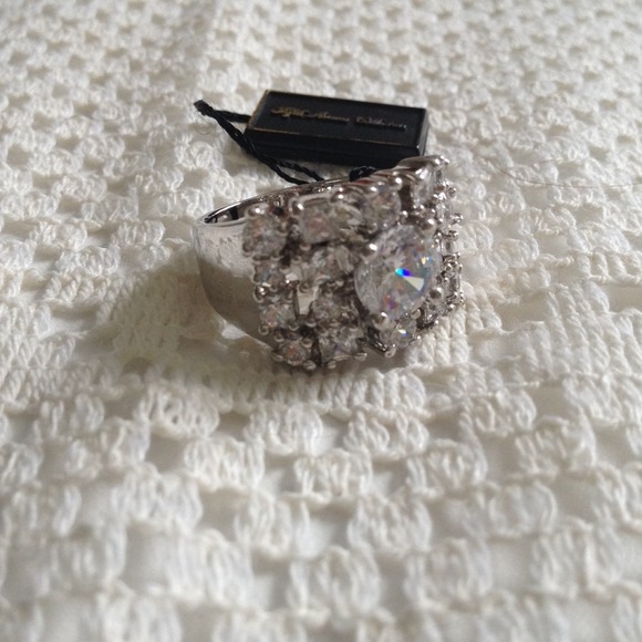 Ring - Picture 2 of 3