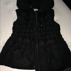 Black puffy MK vest