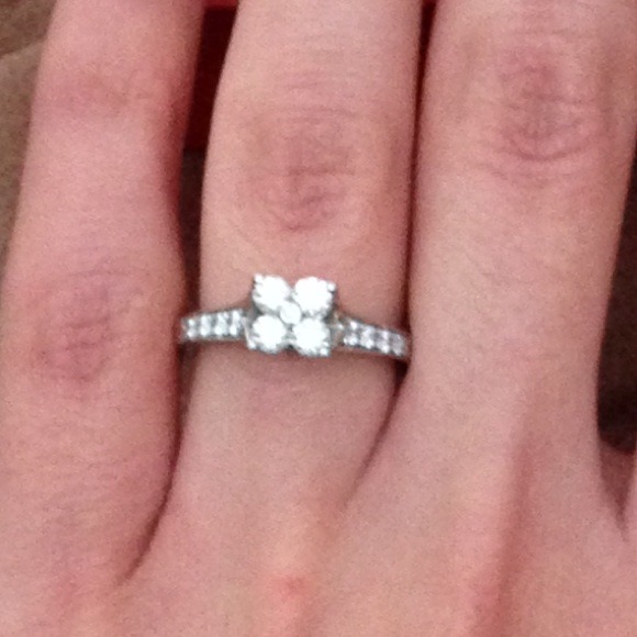 Custom designed platinum diamond ring - Picture 3 of 3