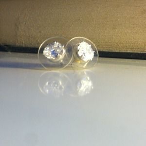 Earrings. In good condition. Wore once.