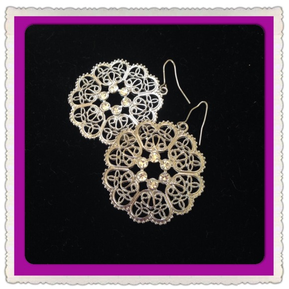 Super cute silver earrings - Picture 1 of 1