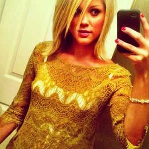 Reduced! Patterned sheer top