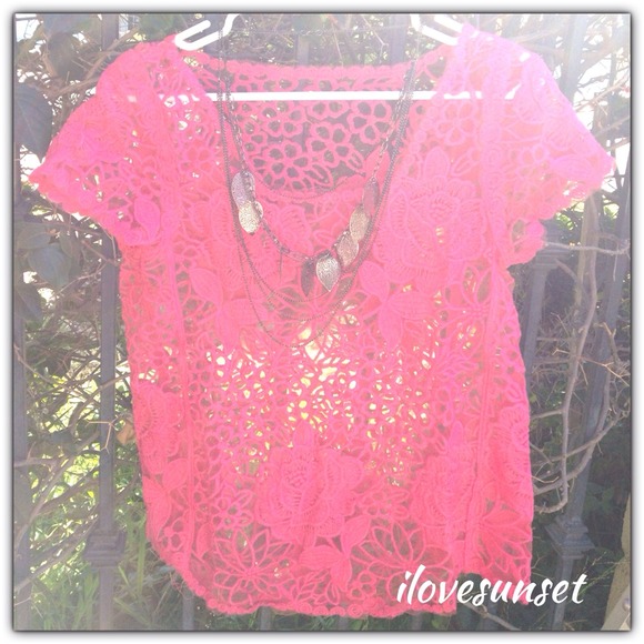 Fuchsia Lace Top - Picture 2 of 2