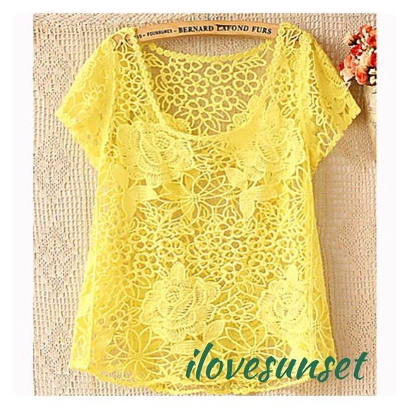 Tops - 🚫Bundled🚫Cutest Yellow Lace Top
