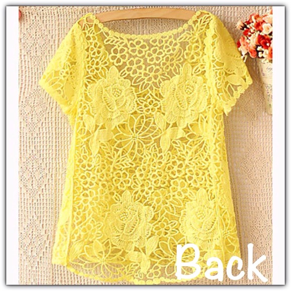 🚫Bundled🚫Cutest Yellow Lace Top - Picture 2 of 4