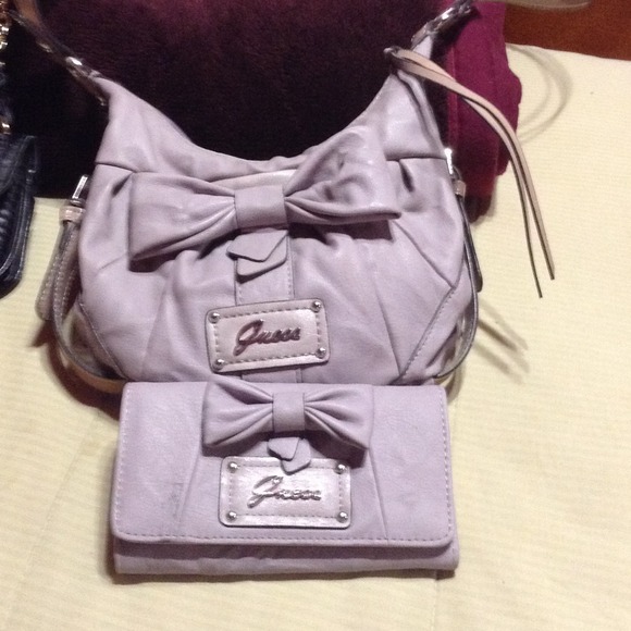 Auth small guess bag and wallet lavender