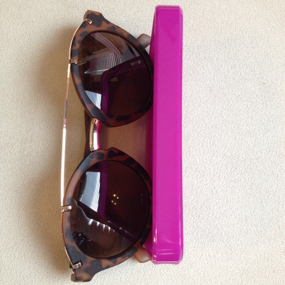 Marc by Marc Jacobs iPhone case - Picture 3 of 4