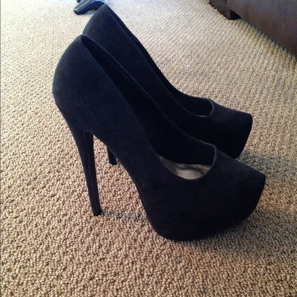 suede black pumps