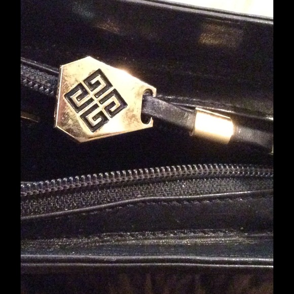 AUTHENTIC Vintage Givenchy! Look NEW! A MUST SEE! - Picture 4 of 8