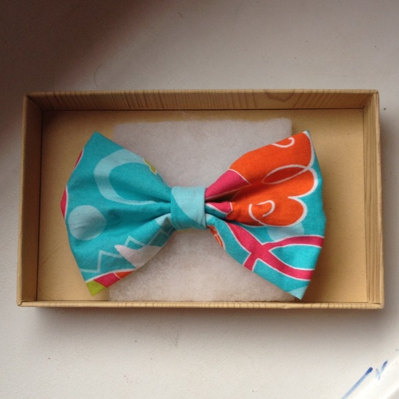 Colorful Bow - Picture 1 of 1