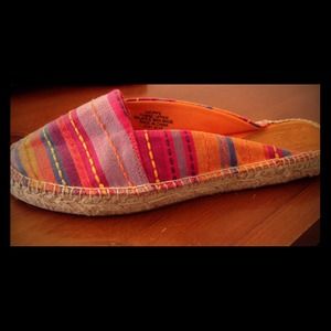 Cute Nine West espadrilles slip ons! NWOT