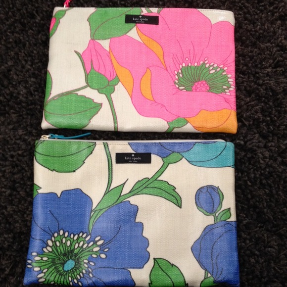 kate spade Handbags - Kate spade pouch 🎈LAST CHANCE SALE🎈