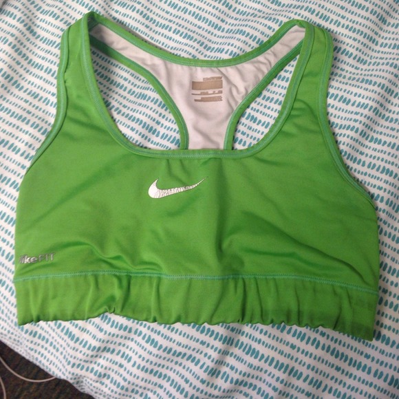 green nike pro sports bra