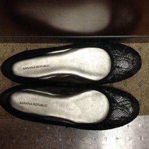 Banana Republic black lace flats