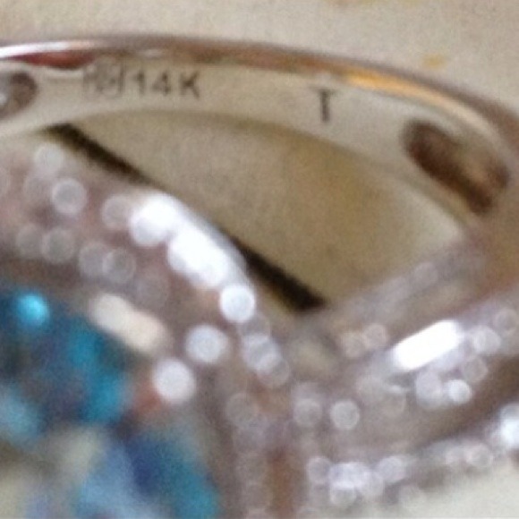 14k blue topaz w diamond halo ring - Picture 4 of 4