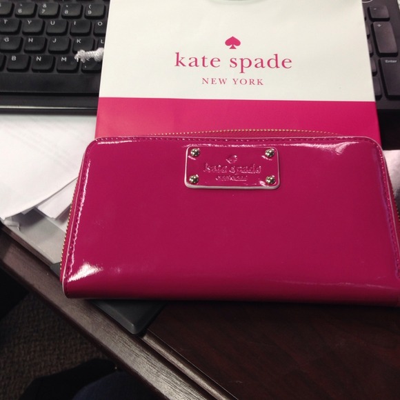 SOLD❌❌HOLD !!Kate spade wallet