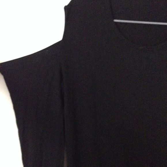LF Black Long Sleeve Shoulder Cut Out Top XS-M - Picture 3 of 4