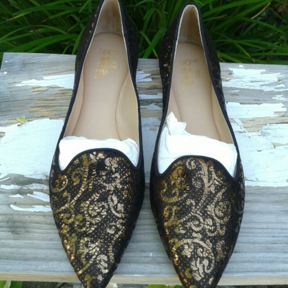 Gold Filigree Smoking Flat - Picture 2 of 4