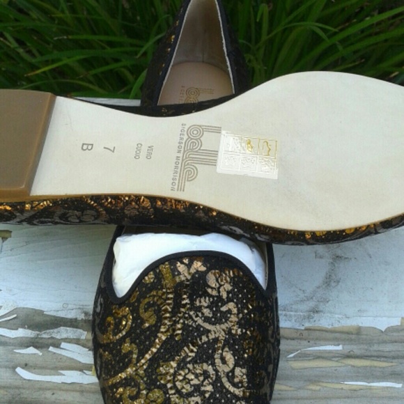 Gold Filigree Smoking Flat - Picture 4 of 4
