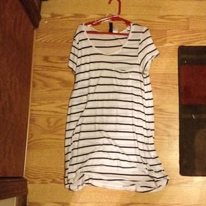 Navy blue and white stripped tee