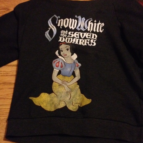 Snow White pullover - Picture 2 of 3
