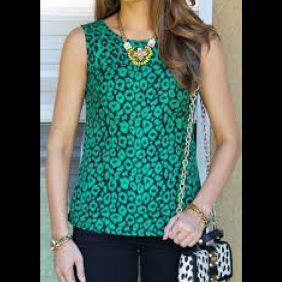 🎉HOST PICK🎉Banana Republic Classy animal print.