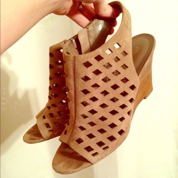 🎉Host Pick🎉 Franco Sarto Wedge Sandals Keeping