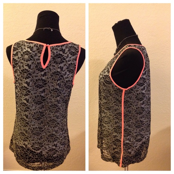 HOST PICK Gorgeous Banana Republic lace shirt