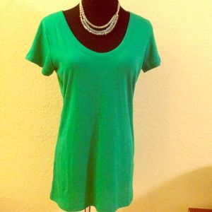 SOLD Beautiful Kelly green Banana Republic shirt